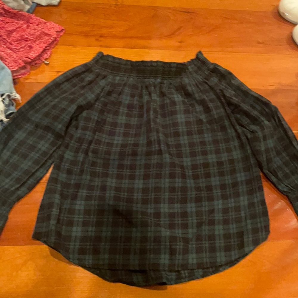 Plaid off the shoulders shirt